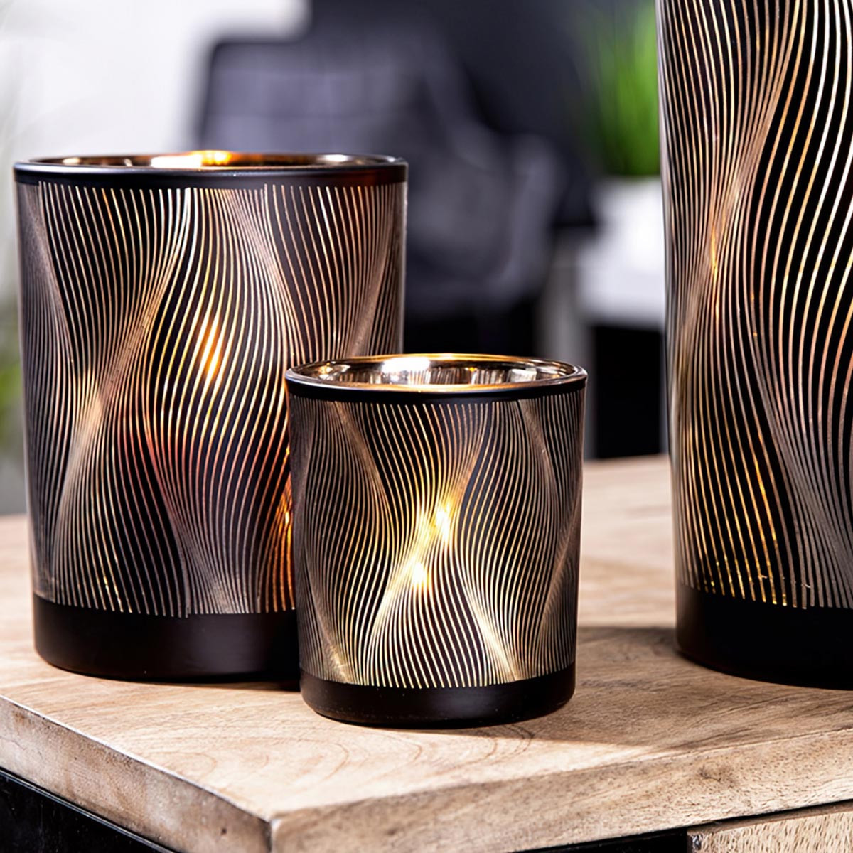 Gilde Skleněný svícen Lines, černo-zlatý, 8 cm