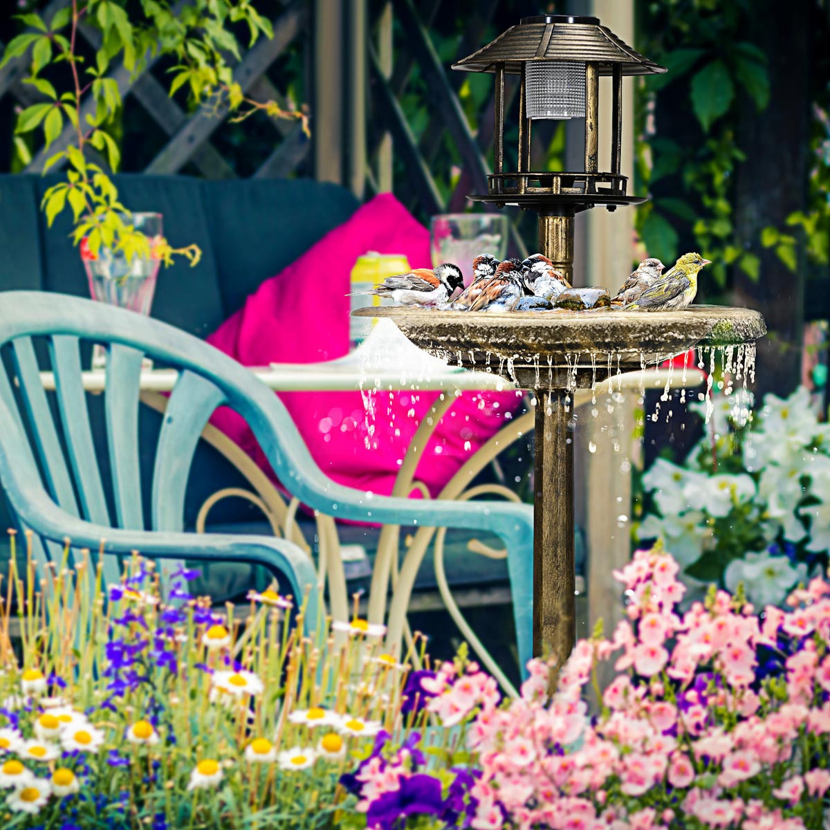 Outsunny Pítko pro ptáky s LED lucernou, bronzový vzhled