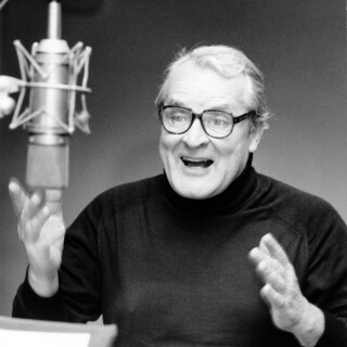 August Strindberg: Hra s ohněm - August Strindberg, Vladimír Brabec, Luděk Munzar, Jiří Holý, Josef Červinka, Naďa Konvalinková, Jorga Kotrbová, Věra