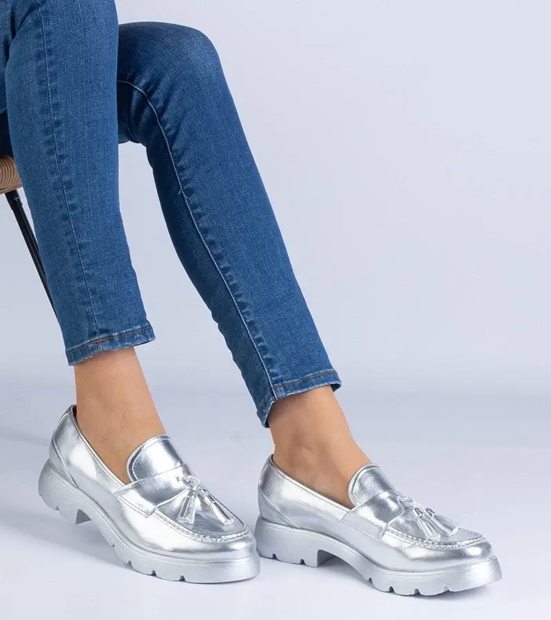 marka niezdefiniowana Silver classic oxford shoes with tassels Esitta