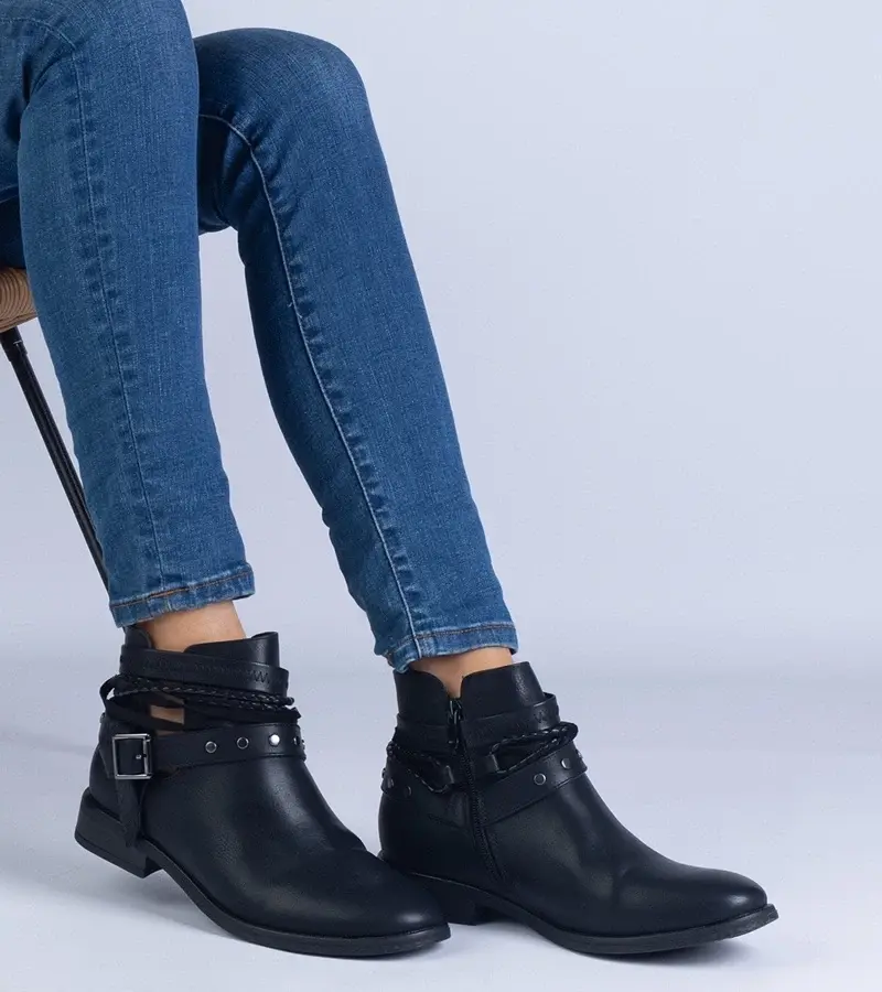 marka niezdefiniowana Black flat ankle boots with a cutout and a buckle Savaner