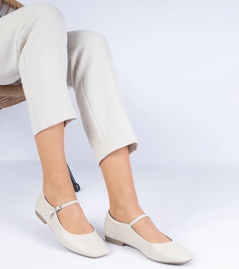 marka niezdefiniowana Beige classic eco-leather ballerinas Grenada