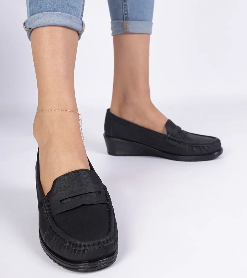 marka niezdefiniowana Black loafers with a wedge Zorani