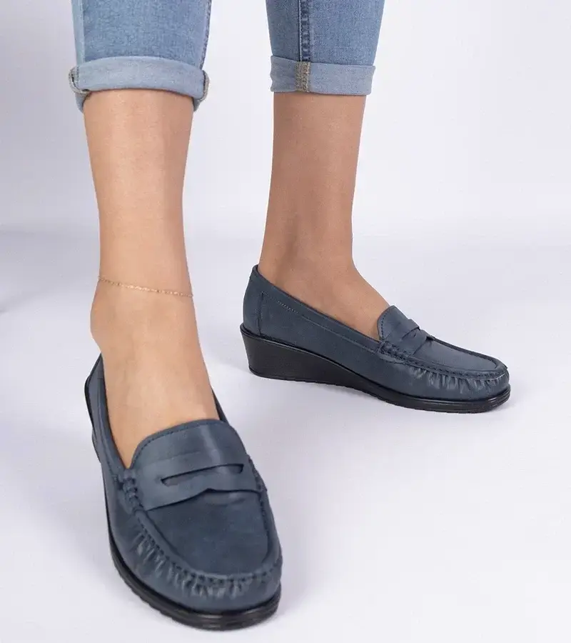 marka niezdefiniowana Navy loafers with a wedge Zorani