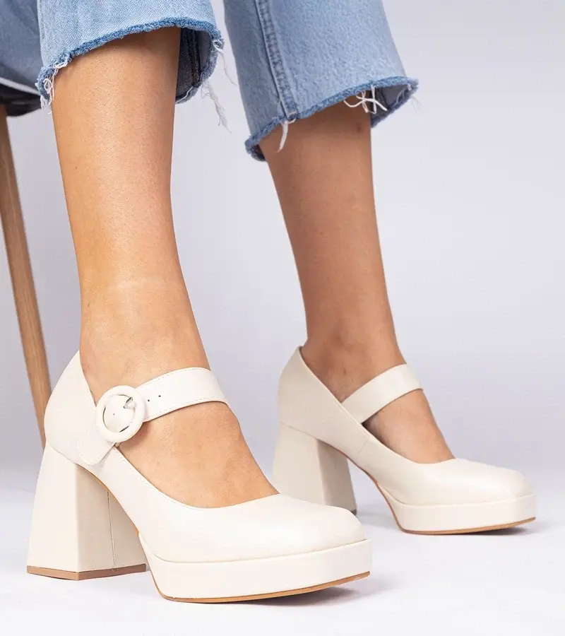 marka niezdefiniowana Beige square-toe pumps with a buckle Katherin