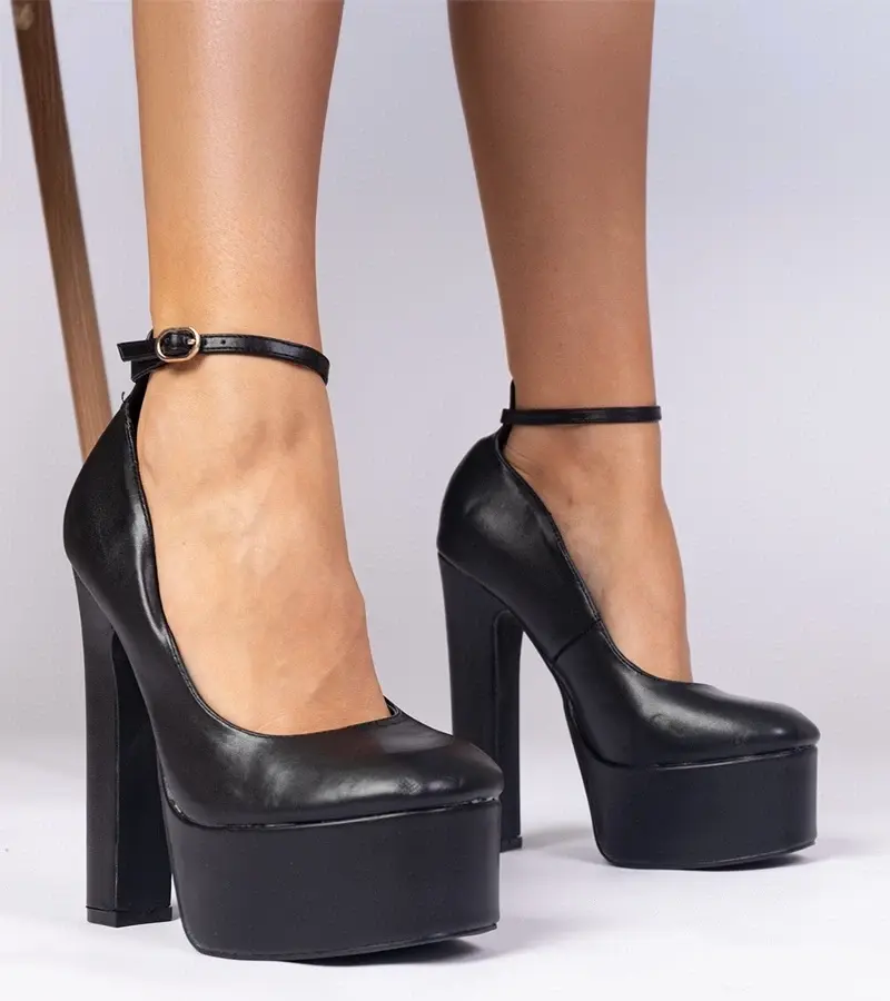 marka niezdefiniowana Black high heel pumps Felida