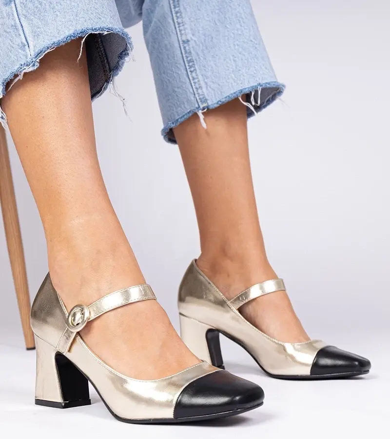 marka niezdefiniowana Gold women's pumps with a black toe Radora