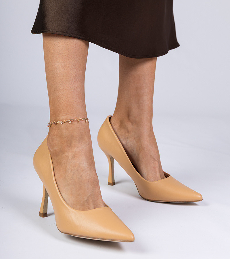 marka niezdefiniowana Brown classic pumps made of eco-leather Kolly