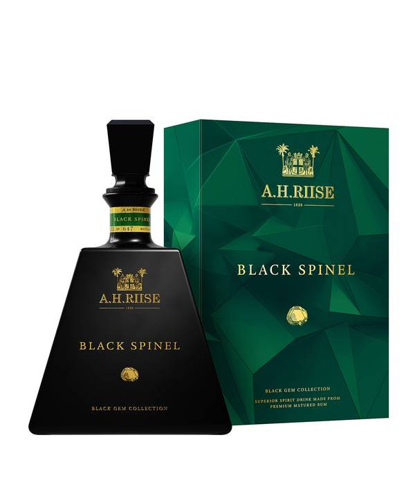 A.H. Riise Black Spinel 46,1% 0,7 l