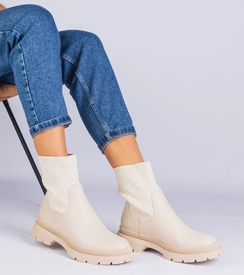 UR/CEO Beige ankle boots with a textile upper Kalvaria