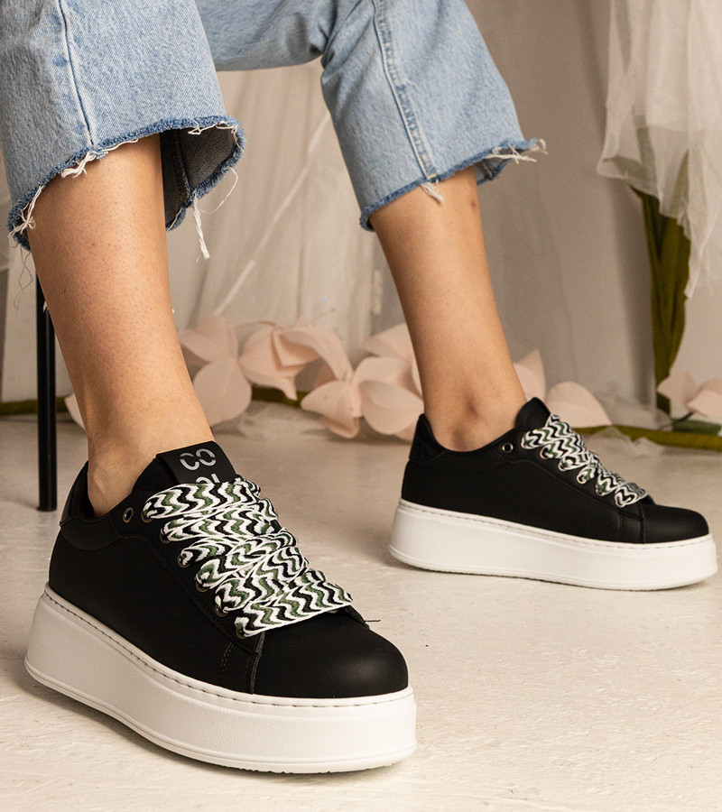 UR/CEO Black women's sneakers with chunky lacing Kessa