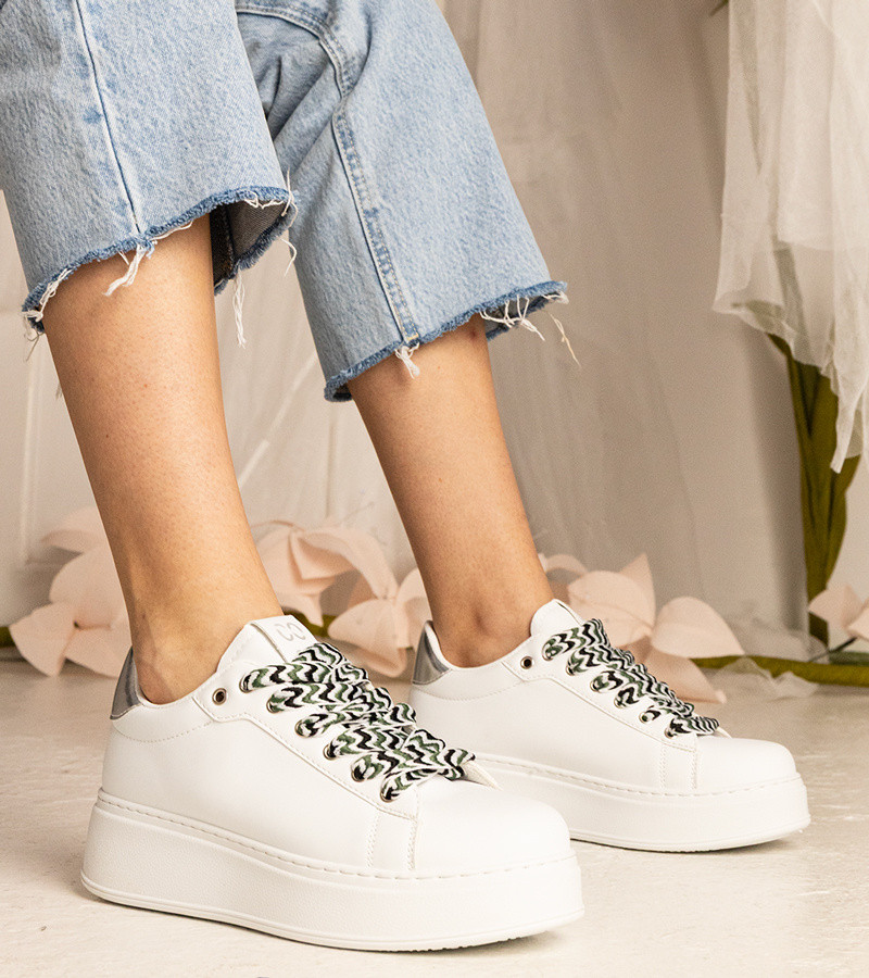 UR/CEO White women's sneakers with chunky lacing Kessa