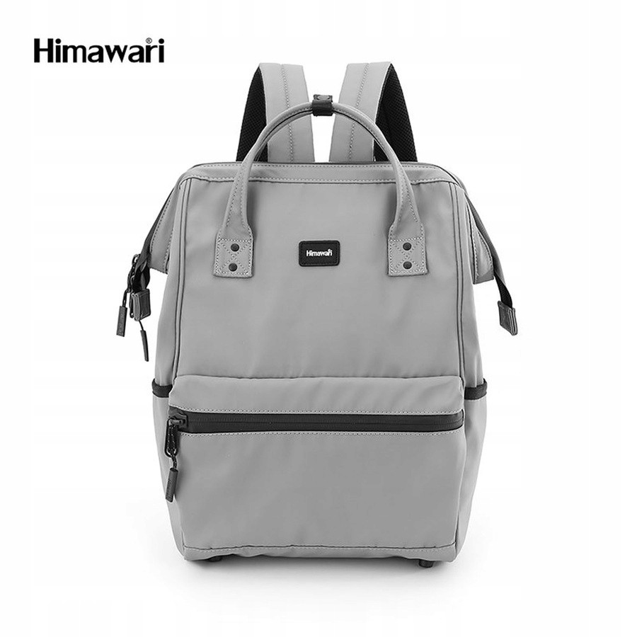 Batoh je vyroben z voděodolného nylonu v světle šedé barvě – Himawari