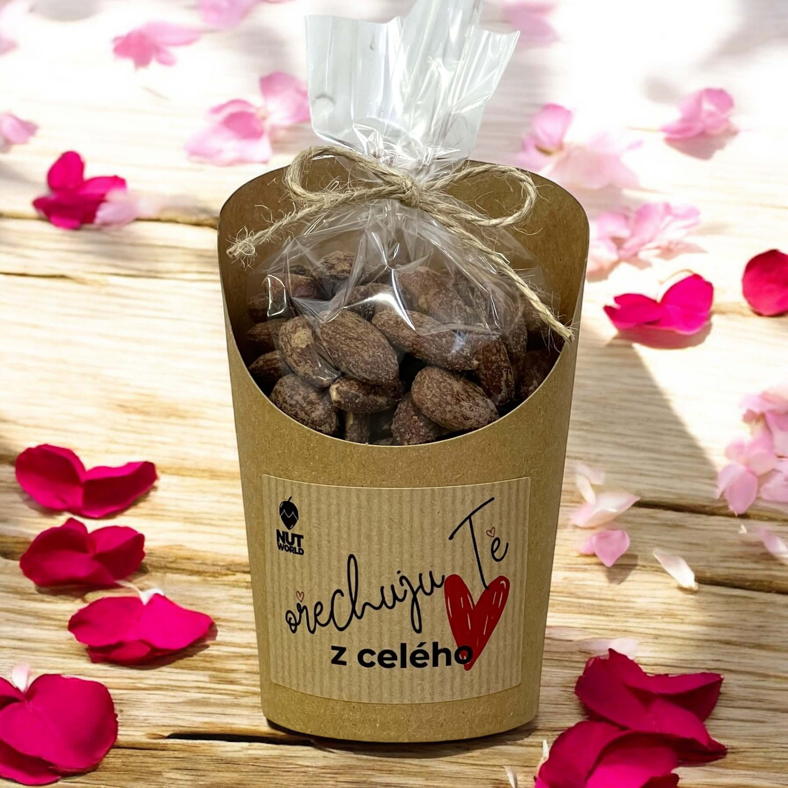 Nutworld.cz Mandle uzené v celofánku a kelímku 180g - Ořechuju tě