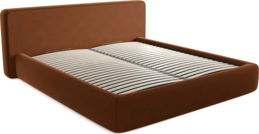 Čalouněná dvoulůžková postel v terakotové barvě s úložným prostorem s roštem 180x200 cm Kiana – Makamii