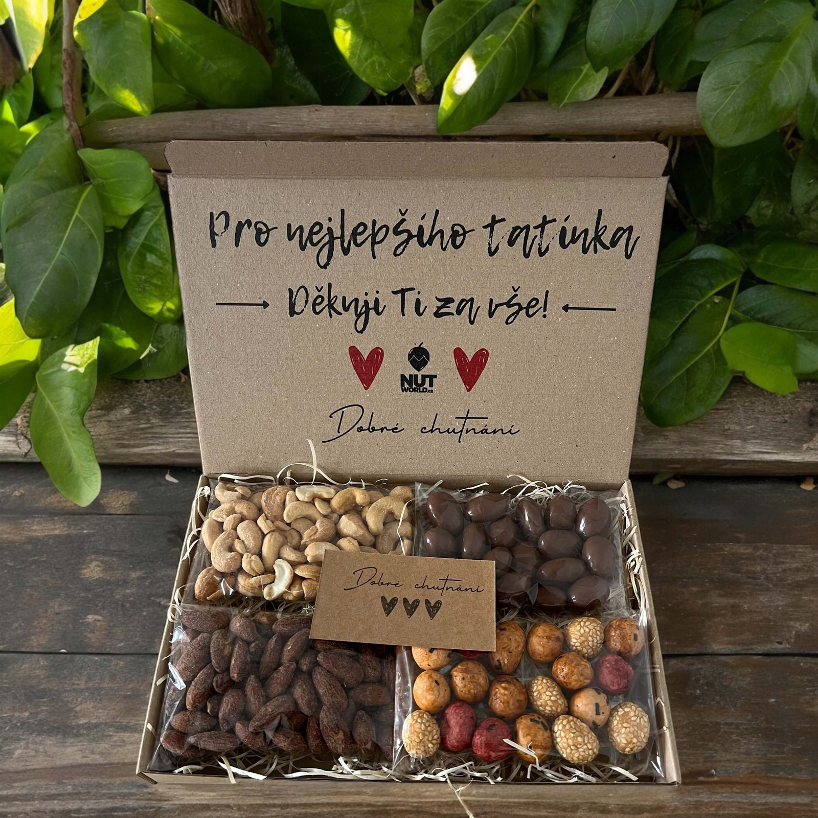 Nutworld.cz Dárková krabička 4x80g PRO TATÍNKA MIX