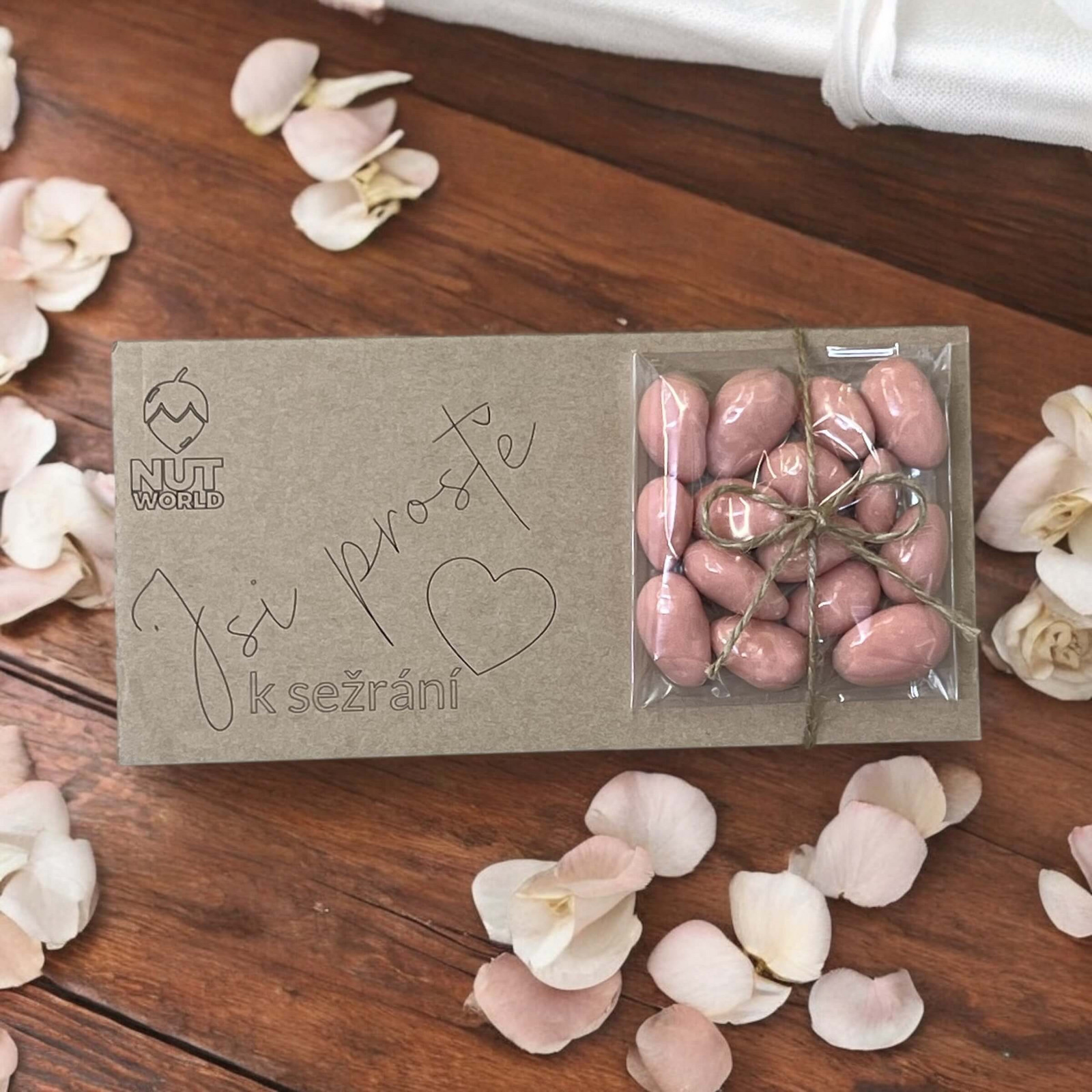 Nutworld.cz Dárková ořechová kazetka 50g - Mandle v jahodovém jogurtu - Jsi prostě k sežrání