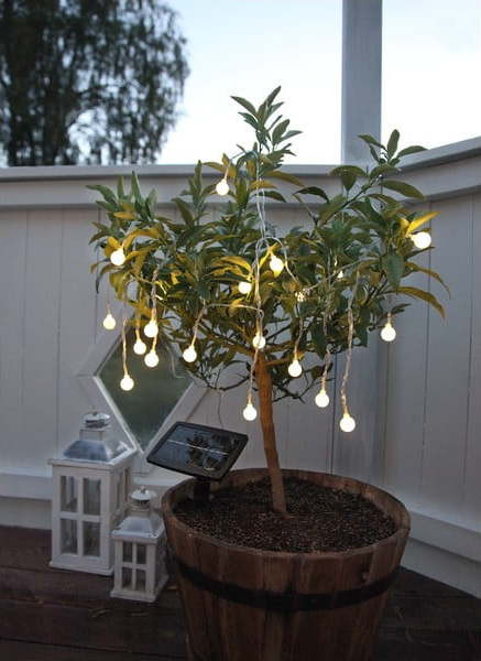 Venkovní solární světelný LED řetěz Star Trading Globini, délka 4,75 m