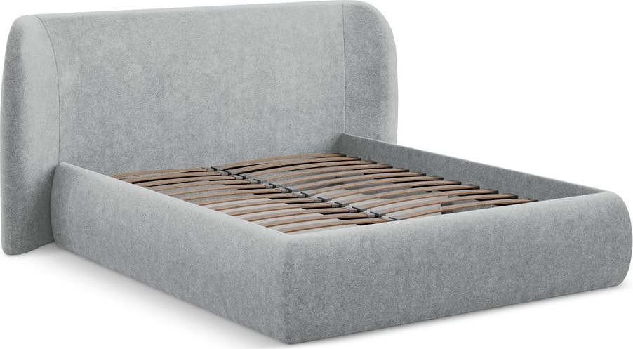 Světle šedá čalouněná dvoulůžková postel s úložným prostorem s roštem 160x200 cm Hauke – Makamii