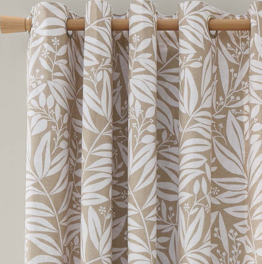 Světle hnědé závěsy v sadě 2 ks 168x229 cm Sorrel Leaves – Catherine Lansfield