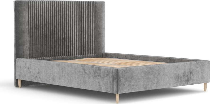 Šedá čalouněná dvoulůžková postel s úložným prostorem s roštem 140x200 cm Etero – Maison de Rêve