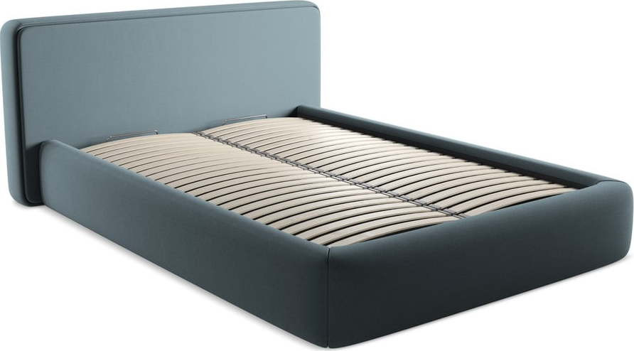 Modrá čalouněná dvoulůžková postel s úložným prostorem s roštem 140x200 cm Kiana – Makamii