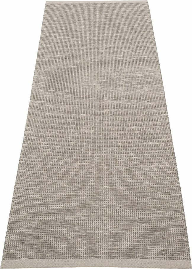 Šedý vnitřní a venkovní běhoun 70x225 cm Sam Warm Grey – Pappelina