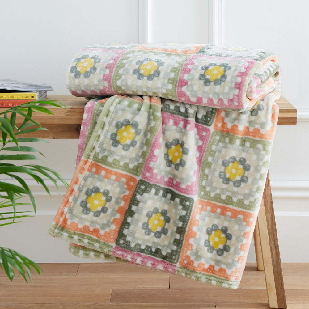 Deka z mikroplyše 130x170 cm Crochet Print Cosy – Catherine Lansfield