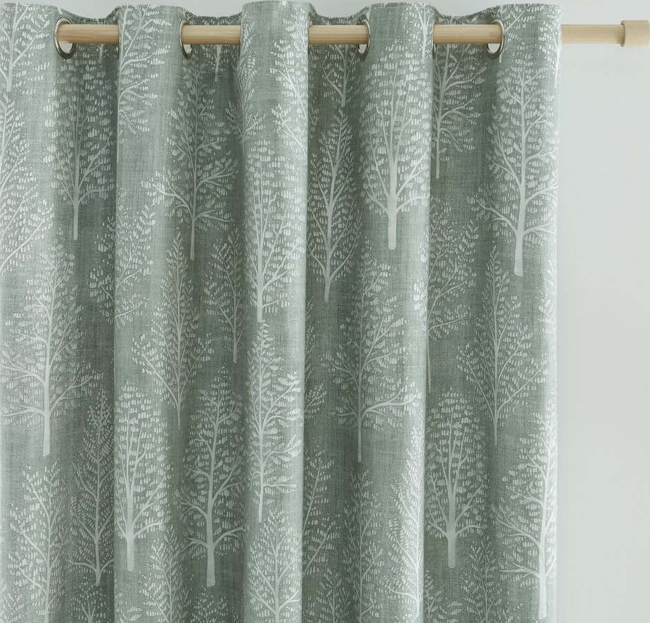 Zelené závěsy v sadě 2 ks 168x229 cm Alder Trees – Catherine Lansfield