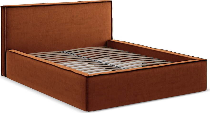 Čalouněná dvoulůžková postel v terakotové barvě s úložným prostorem s roštem 140x200 cm Anani – Makamii