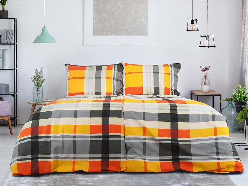 Oranžové krepové povlečení na jednolůžko 140x200 cm Orabge Kube – B.E.S.