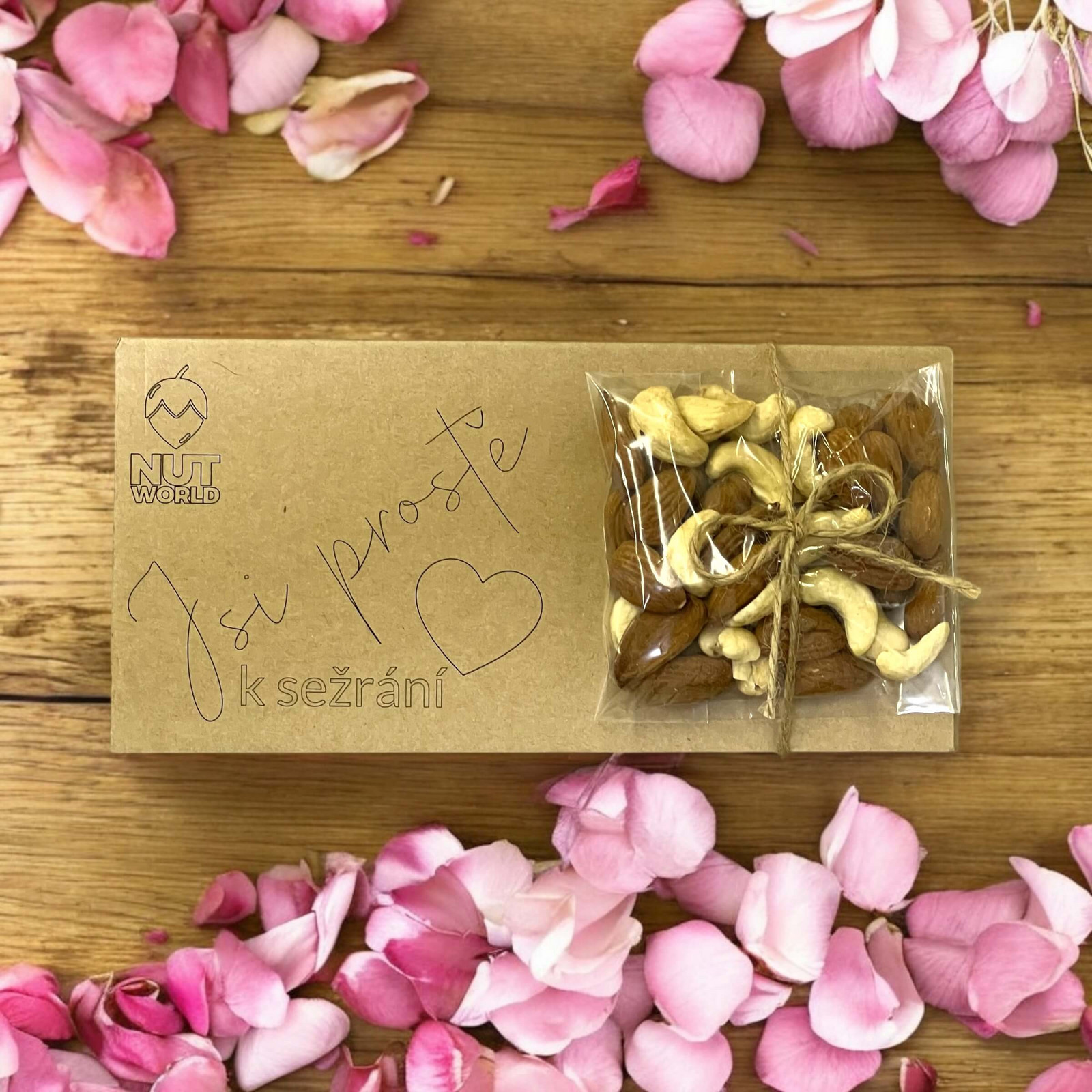 Nutworld.cz Dárková ořechová kazetka 50g - Mix natural kešu-mandle - Jsi prostě k sežrání