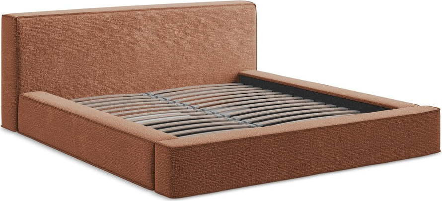 Čalouněná dvoulůžková postel v terakotové barvě s úložným prostorem s roštem 140x200 cm Noho – Makamii