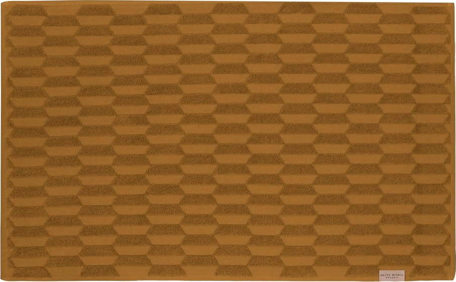Okrově žlutá koupelnová předložka 50x80 cm Geo – Mette Ditmer Denmark