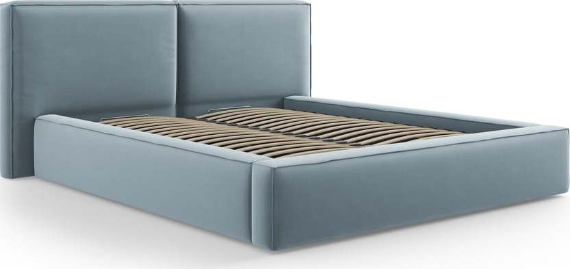 Světle modrá sametová čalouněná dvoulůžková postel s úložným prostorem s roštem 180x200 cm Arendal – Cosmopolitan Design