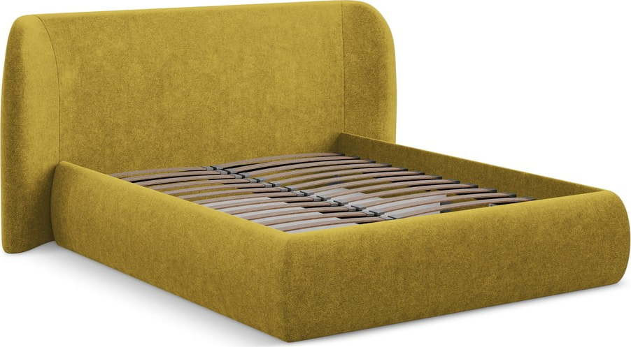 Čalouněná dvoulůžková postel v hořčicové barvě s úložným prostorem s roštem 160x200 cm Hauke – Makamii
