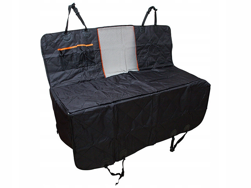 Deka do auta pro psa