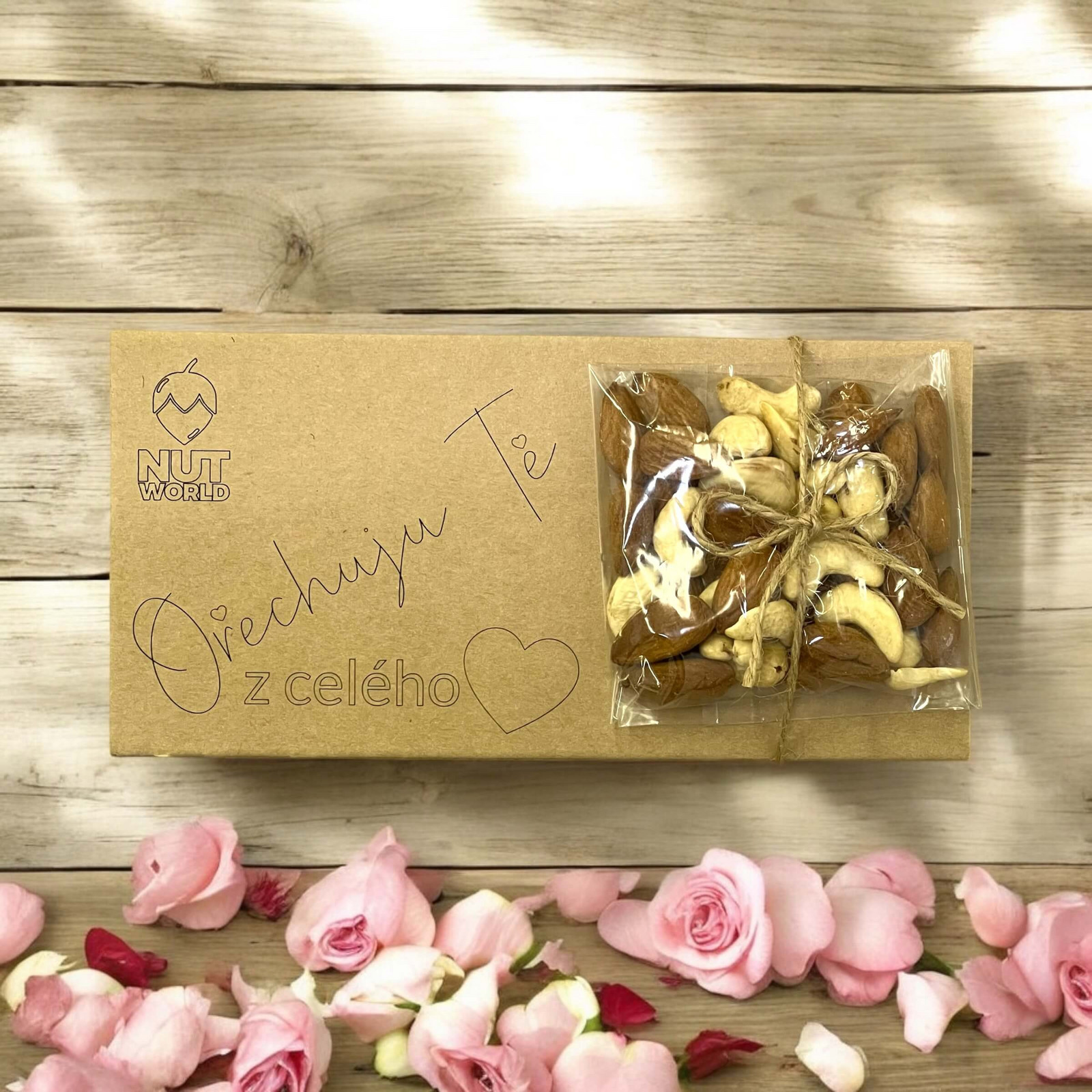 Nutworld.cz Dárková ořechová kazetka 50g - Mix natural kešu-mandle - Ořechuju Tě