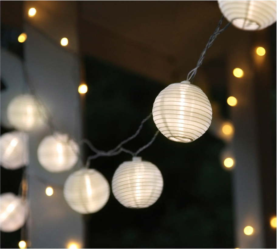 Bílý světelný LED řetěz s lampiony vhodný do exteriéru Star Trading Festival, délka 4,5 m