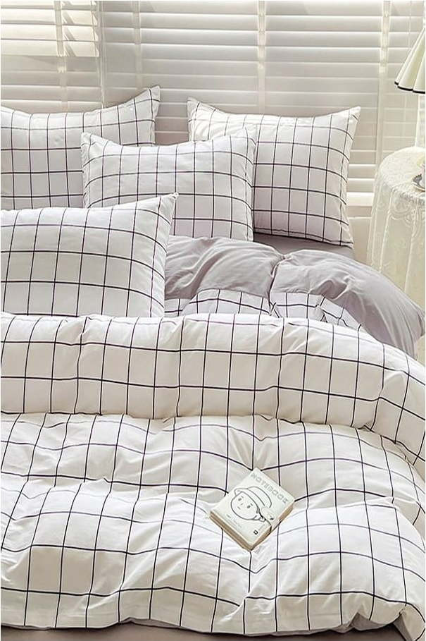 Bílo-šedé prodloužené povlečení na jednolůžko z bavlny Renforcé s prostěradlem/3dílné 160x220 cm Checkered – Mila Home