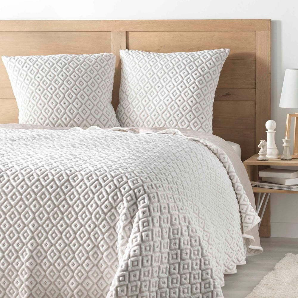 Bílý/béžový set přehozu a povlaku na polštář z mikrovlákna 220x240 cm Joana – douceur d'intérieur