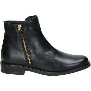 Maria Jaen  5000N  Černá