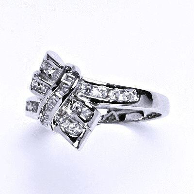 Stříbrný prsten s čirými zirkony,prstýnek ze stříbra,váha 4,43 g