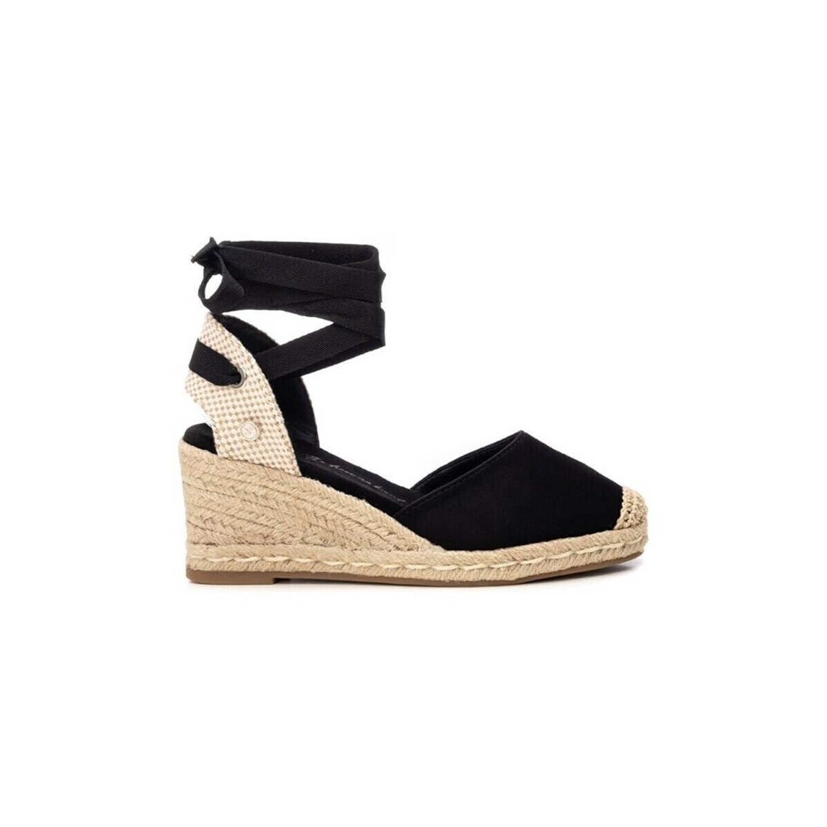 Xti  143841  Černá