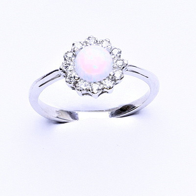 Stříbrný prsten, bílý syntetický opál, čiré zirkony, T 1495