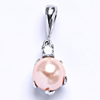 Stříbrný přívěšek s růžovou umělou perlou, 1190/6