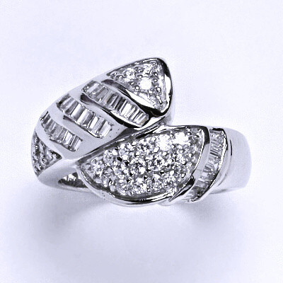 Stříbrný prsten s čirými zirkony,prsten ze stříbra,váha 8,03 g