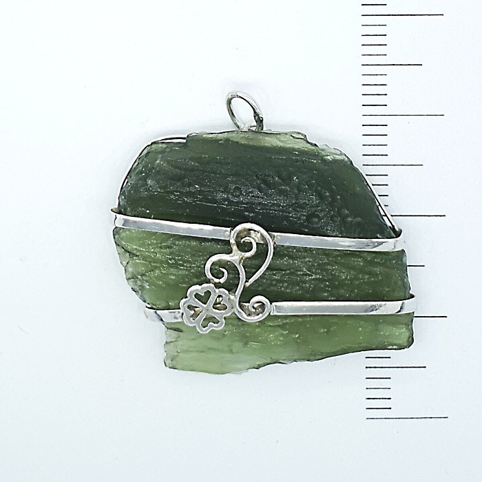 Přírodní vltavín ve stříbře , stříbrný přívěsek 5,45 g