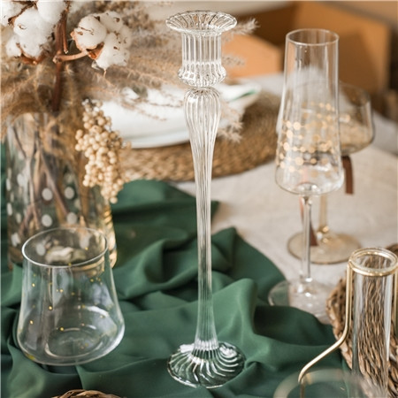 Luxusní skleněný svícen s vroubky