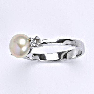 Stříbrný prsten s přírodní růžovou perlou 8 mm, T 1207 pp